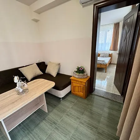 Pomorie Apartaments Поморіє