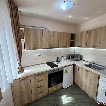 Pomorie Apartaments Апартаменти *